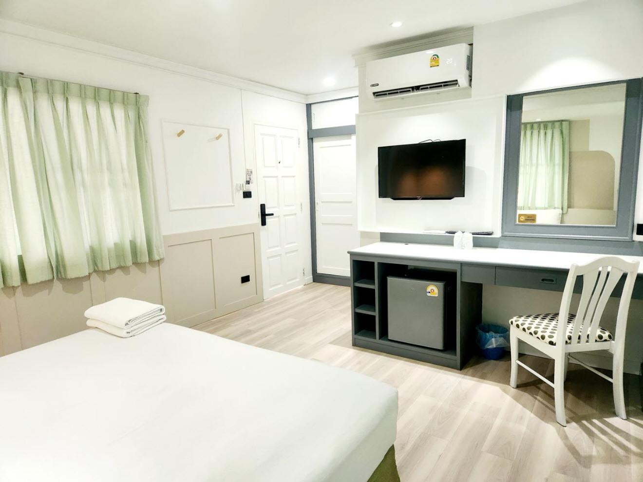 Seatel Phuket, Patong Beach Екстериор снимка