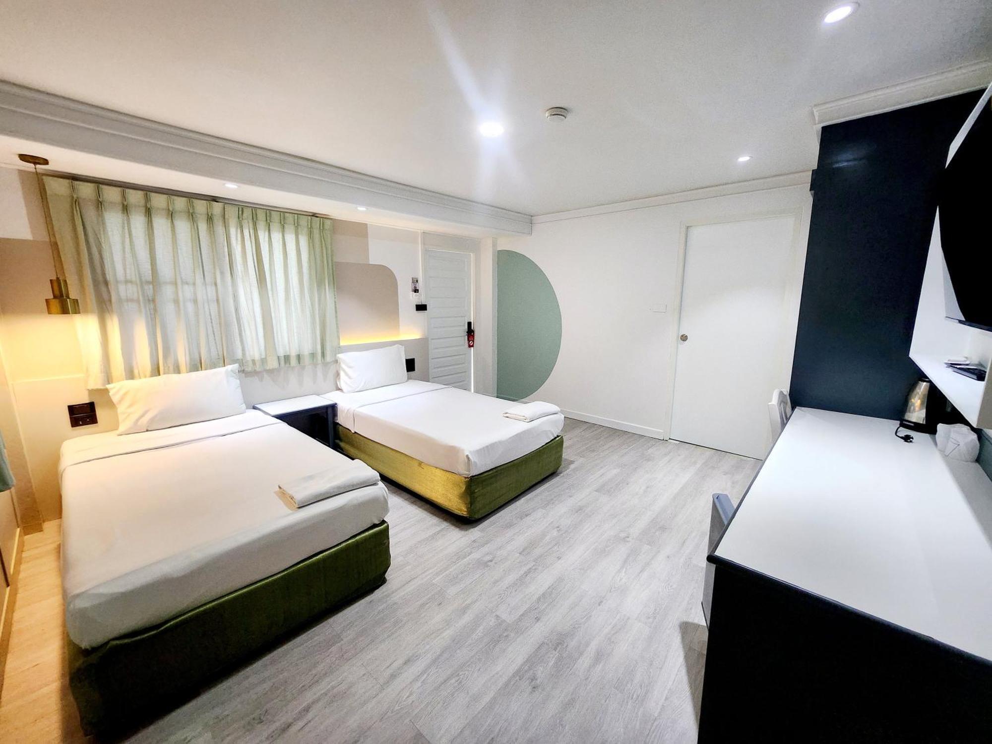 Seatel Phuket, Patong Beach Екстериор снимка