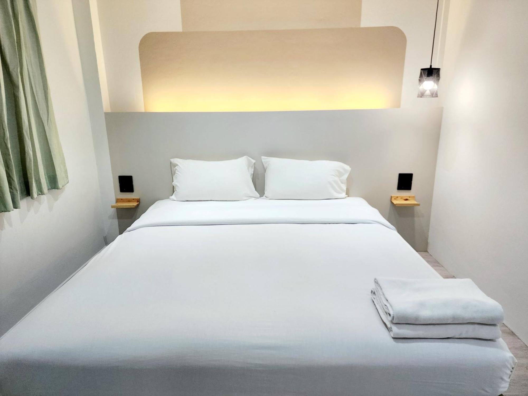 Seatel Phuket, Patong Beach Екстериор снимка