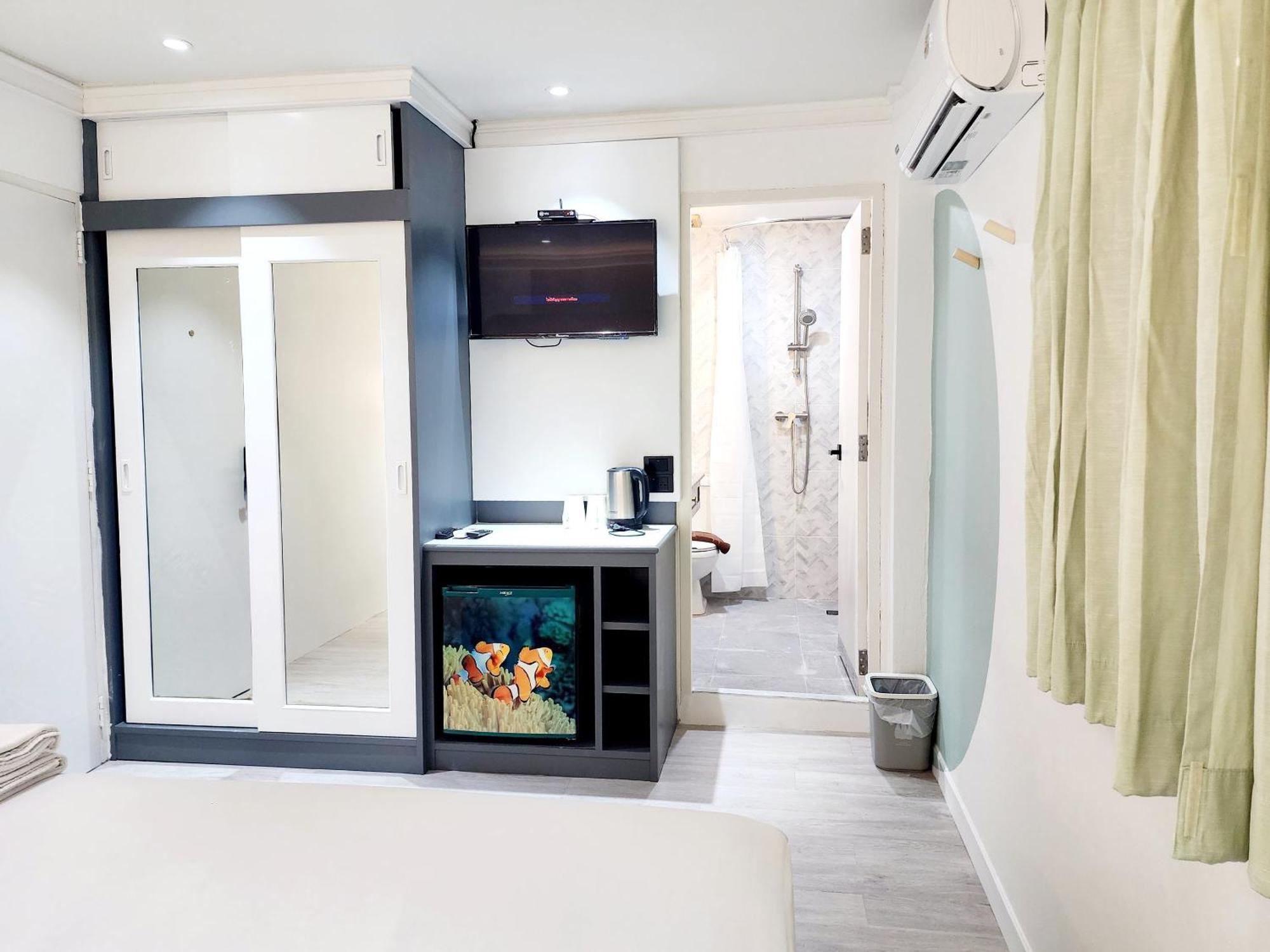 Seatel Phuket, Patong Beach Екстериор снимка