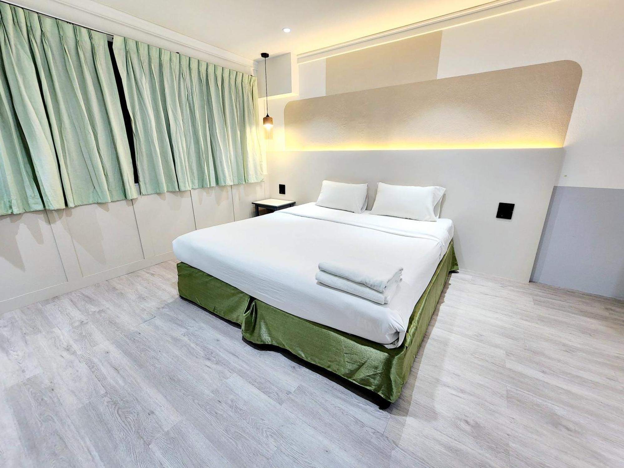 Seatel Phuket, Patong Beach Екстериор снимка