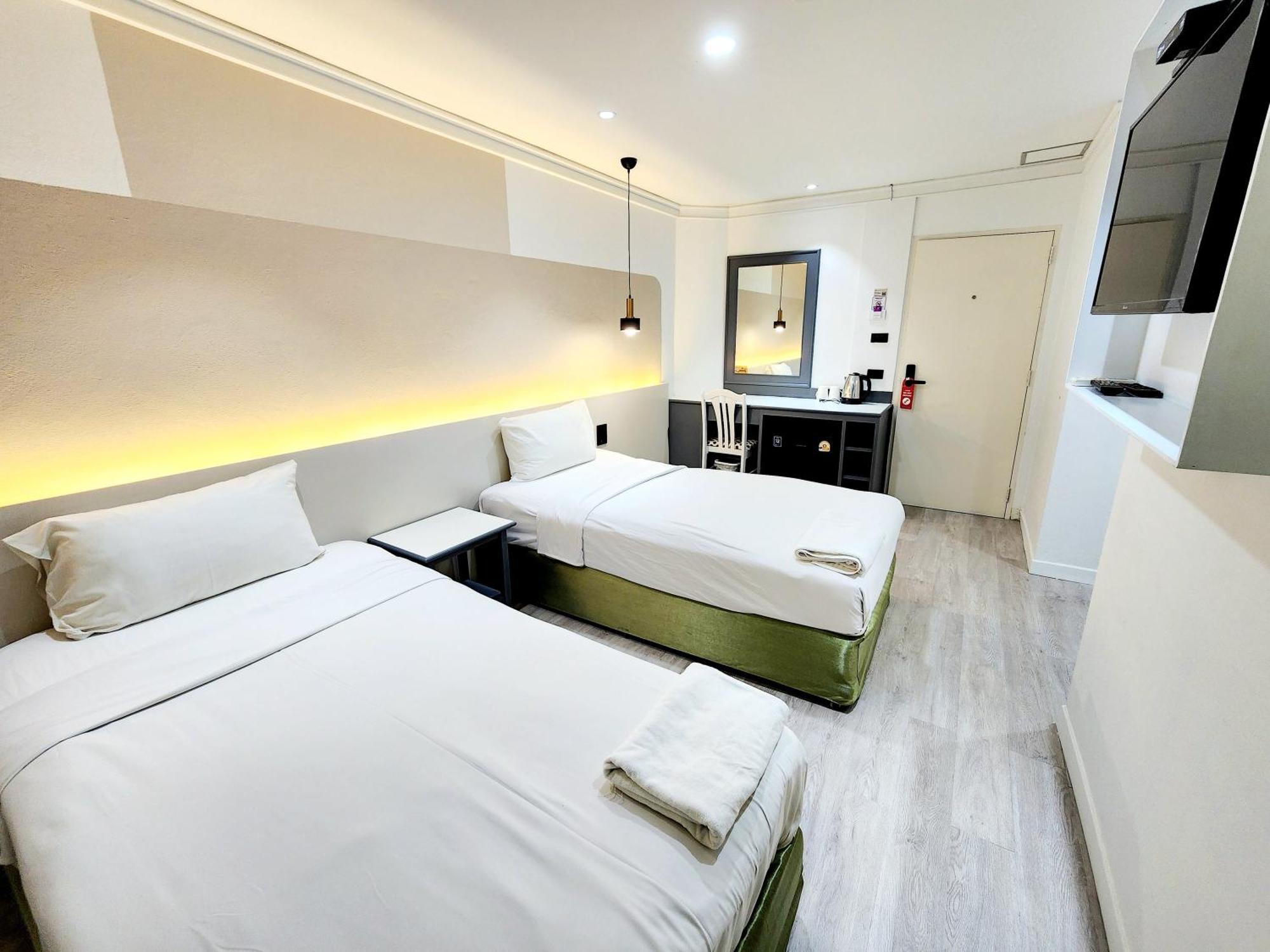 Seatel Phuket, Patong Beach Екстериор снимка